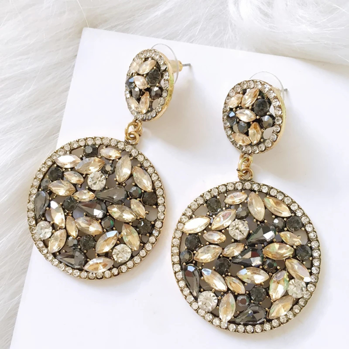 Luxury Crystal Statement Drop Earrings – Vintage Glamour - Image 7