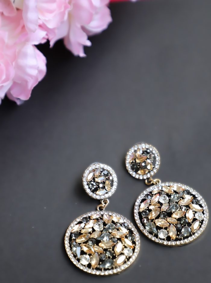 Luxury Crystal Statement Drop Earrings – Vintage Glamour - Image 9