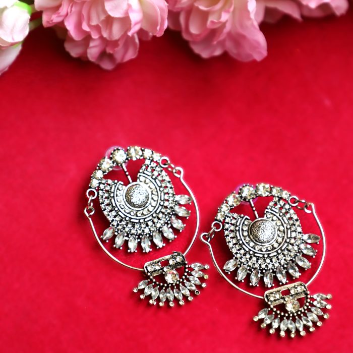 Silver Royale Statement Earrings – Dazzling Crystal Chandeliers - Image 5