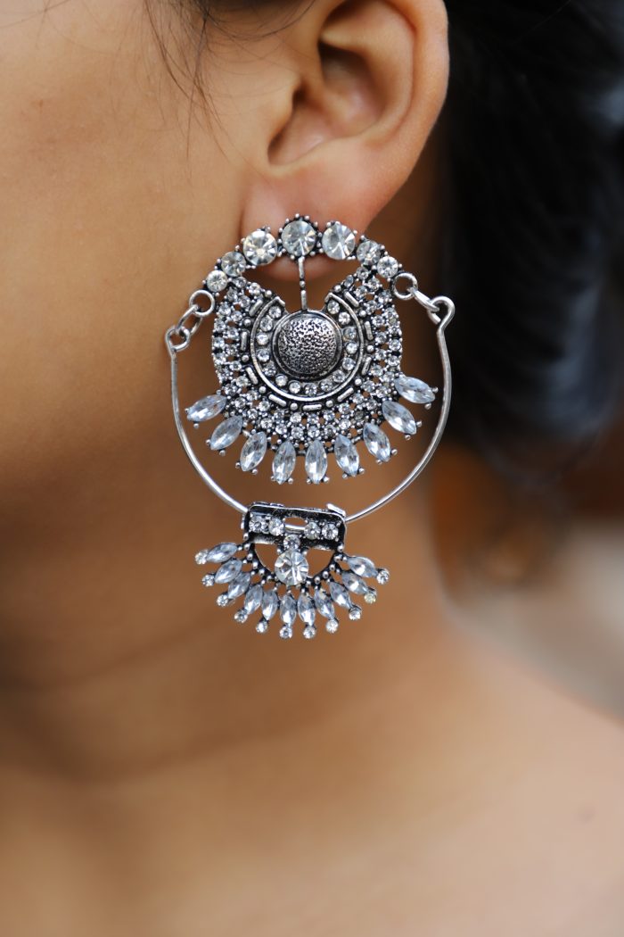 Silver Royale Statement Earrings – Dazzling Crystal Chandeliers - Image 4